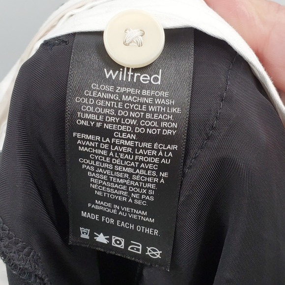 Aritzia Effortless Black Trousers - Picture 5 of 6